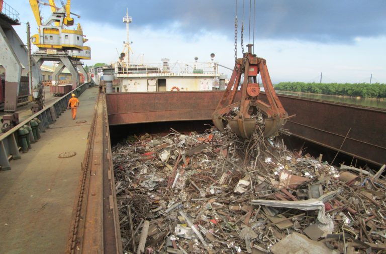 Giám định sắt thép phế liệu